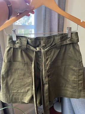 Johnny Was Olive Green Tie-Waist Bermuda Shorts XS